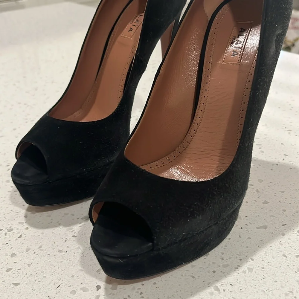 Alaia black suede heels size 37 gorgeous heels